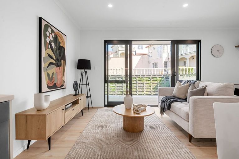 Photo of property in 143 Clarence Street, Hamilton Lake, Hamilton, 3204