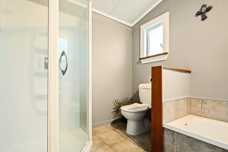 Photo of property in 64 Cutfield Road, New Plymouth, 4310