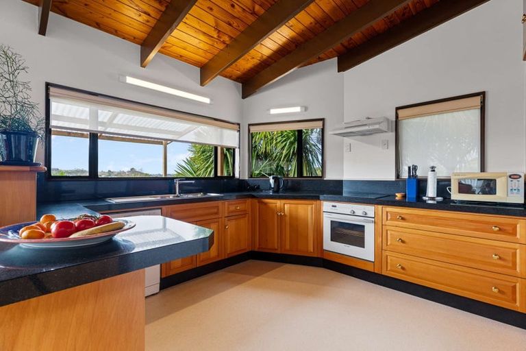 Photo of property in 50 John Dee Crescent, Red Beach, 0932