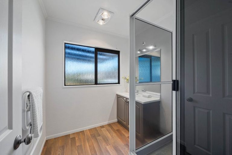 Photo of property in 2/28 Britannia Place, Half Moon Bay, Auckland, 2012