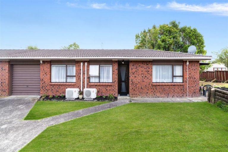 Photo of property in 2/303a Great North Road, Henderson, Auckland, 0612