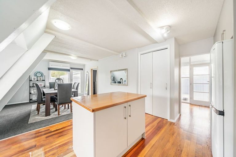 Photo of property in 23 Mangaroa Hill Road, Maoribank, Upper Hutt, 5018