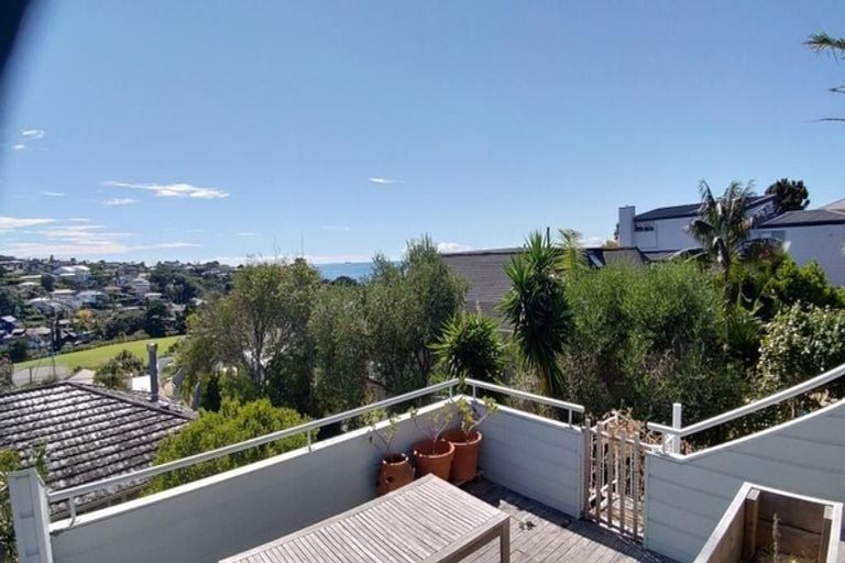 Photo of property in 1/37 Rangitoto Terrace, Milford, Auckland, 0620