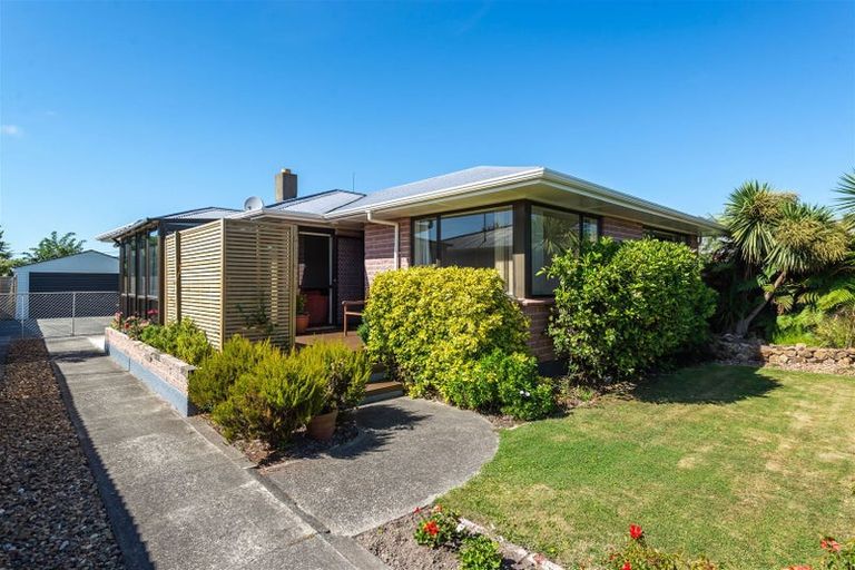 Photo of property in 61 Frensham Crescent, Woolston, Christchurch, 8062