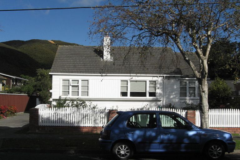 Photo of property in 28 Pilcher Crescent, Naenae, Lower Hutt, 5011