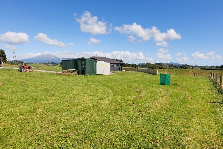 Photo of property in 592 Mangorei Road, Mangorei, New Plymouth, 4371