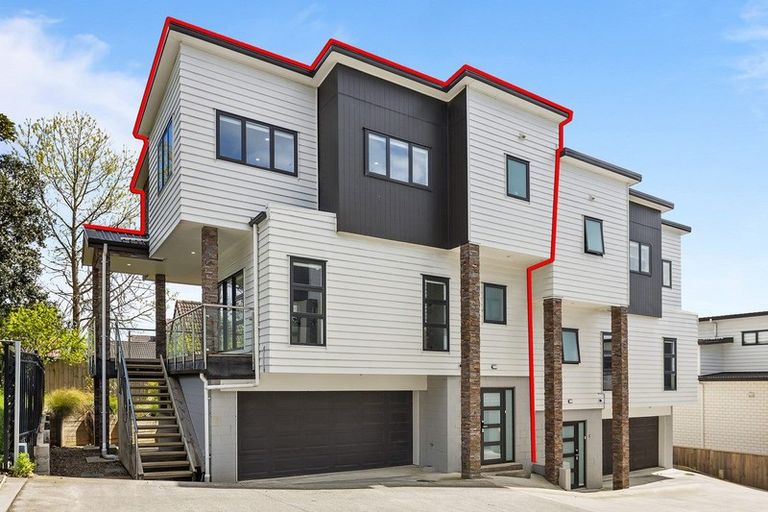 Photo of property in 4225a Great North Road, Glendene, Auckland, 0602