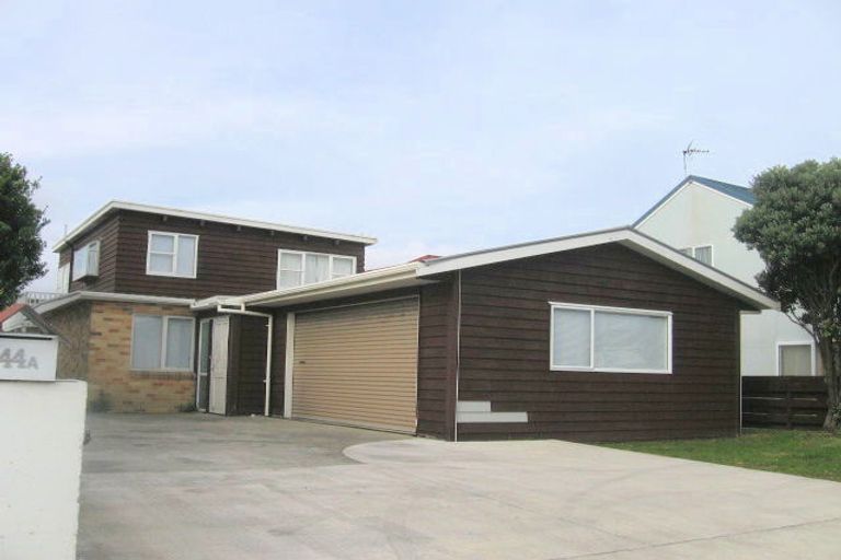 Photo of property in 44a Mana Esplanade, Paremata, Porirua, 5026