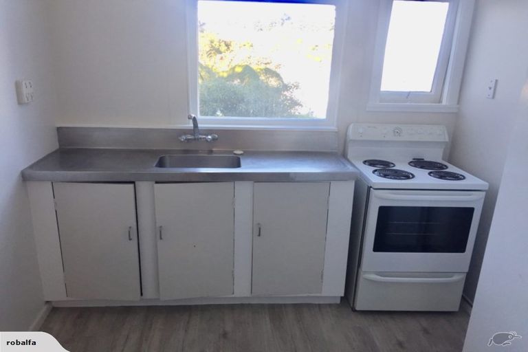 Photo of property in 2/45 Stanley Street, Berhampore, Wellington, 6023