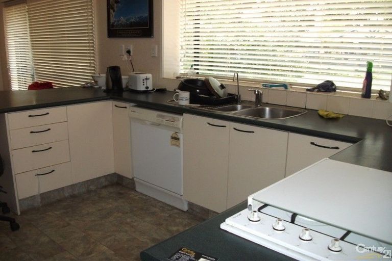 Photo of property in 1 St Leger Close, Huntington Park, Auckland, 2013