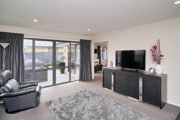 Photo of property in 40 Somerville Crescent, Aidanfield, Christchurch, 8025