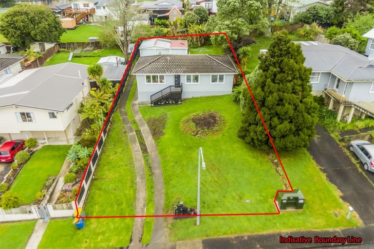 Photo of property in 15 Arlette Place, Massey, Auckland, 0614