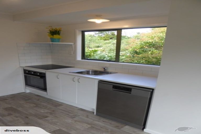 Photo of property in 12a Seaton Road, Murrays Bay, Auckland, 0630