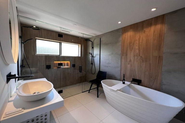 Photo of property in 24 Beach Haven Road, Beach Haven, Auckland, 0626