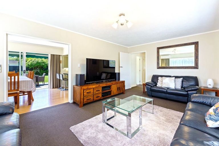 Photo of property in 11 Rawene Street, Waikanae, 5036