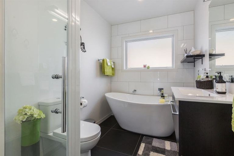 Photo of property in 62 Endeavour Drive, Whitby, Porirua, 5024