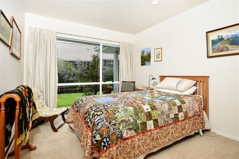 Photo of property in 22 Suncrest Drive, West Harbour, Auckland, 0618