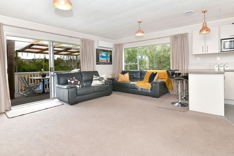 Photo of property in 69b Red Beach Road, Red Beach, 0932