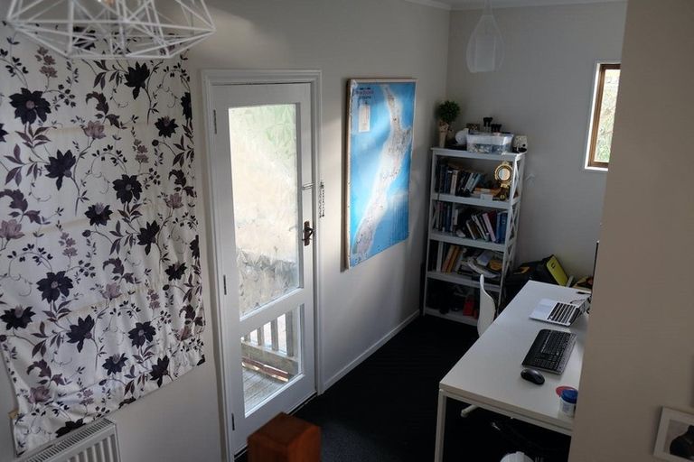 Photo of property in 132 Wadestown Road, Wadestown, Wellington, 6012