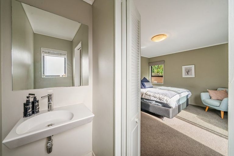 Photo of property in 26 Woolwich Close, Whitby, Porirua, 5024