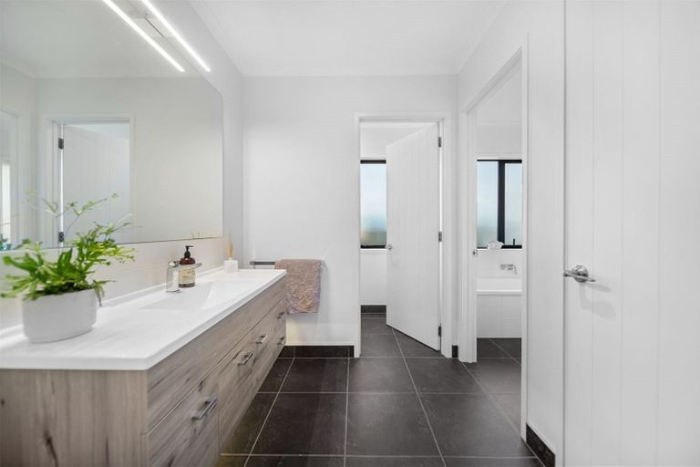 Photo of property in 5 Nancy Lane, Wanaka, 9305