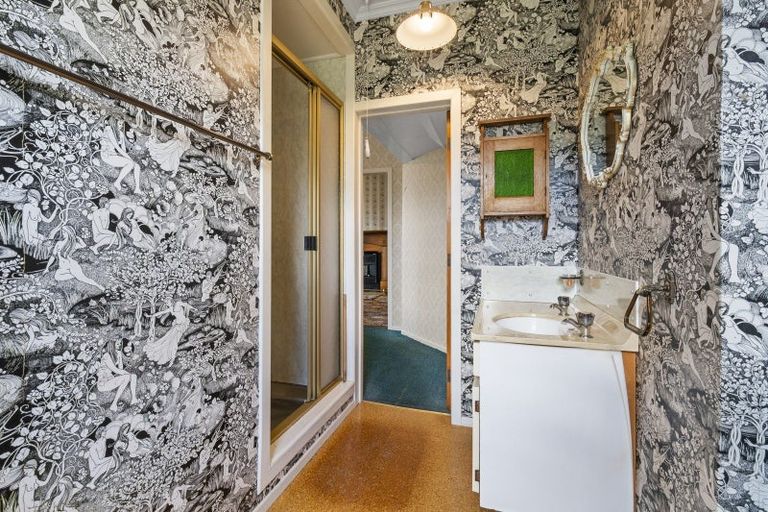 Photo of property in 8 Ross Street, Marton, 4710