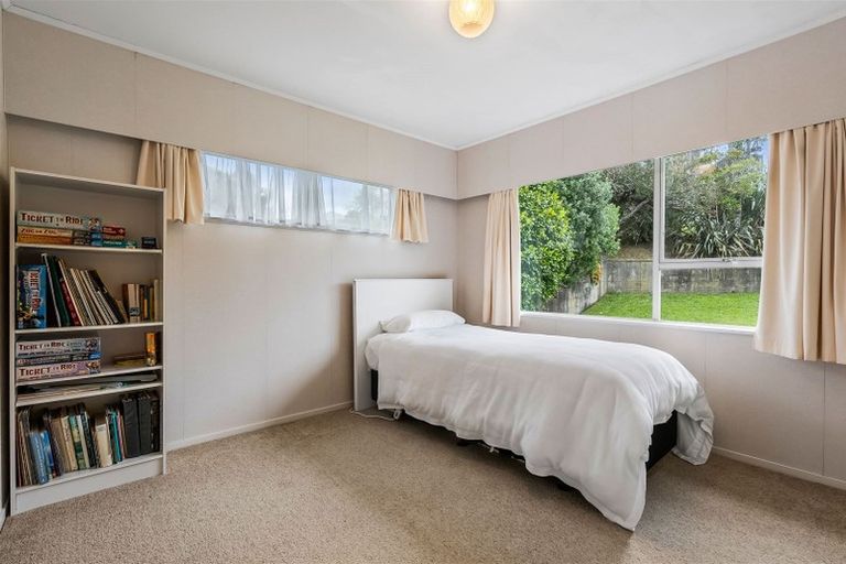 Photo of property in 20 Chivalry Road, Glenfield, Auckland, 0629