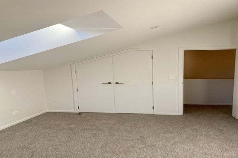 Photo of property in 77 Oregon Drive, Kelvin Heights, Queenstown, 9300