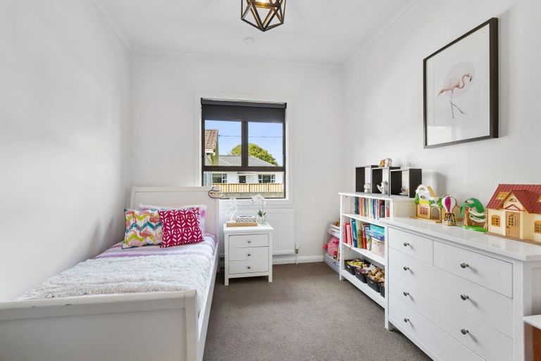 Photo of property in 123 Govett Avenue, Frankleigh Park, New Plymouth, 4310