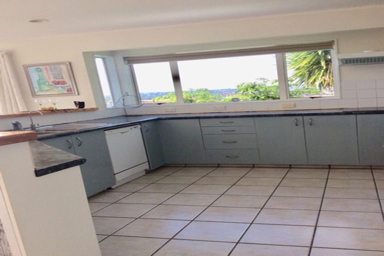 Photo of property in 18 Orewa Heights Crescent, Orewa, 0931