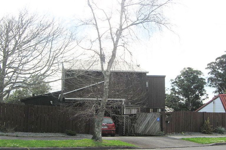 Photo of property in 12 Fairfax Terrace, Frankleigh Park, New Plymouth, 4310