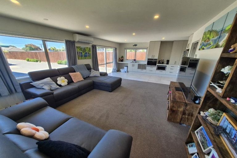 Photo of property in 36 Shortland Street, Wainoni, Christchurch, 8061