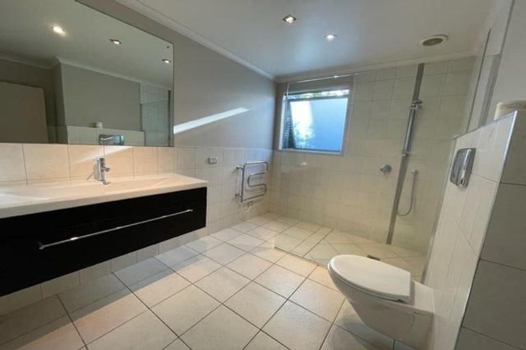 Photo of property in 2/348 Beach Road, Mairangi Bay, Auckland, 0630