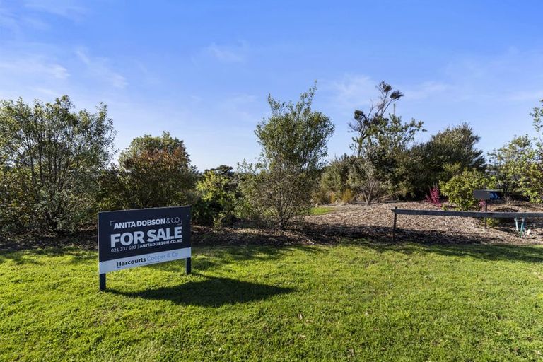 Photo of property in 1119b Whangaparaoa Road, Tindalls Beach, Whangaparaoa, 0930