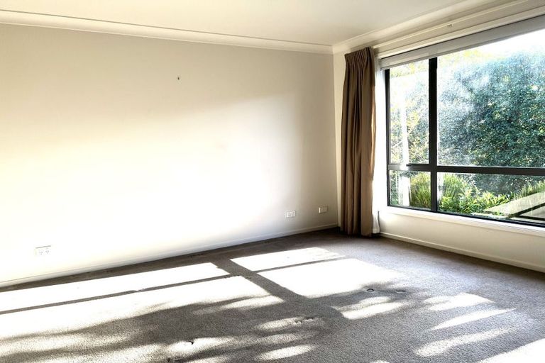 Photo of property in 13 Kimberly Grove, Greenhithe, Auckland, 0632