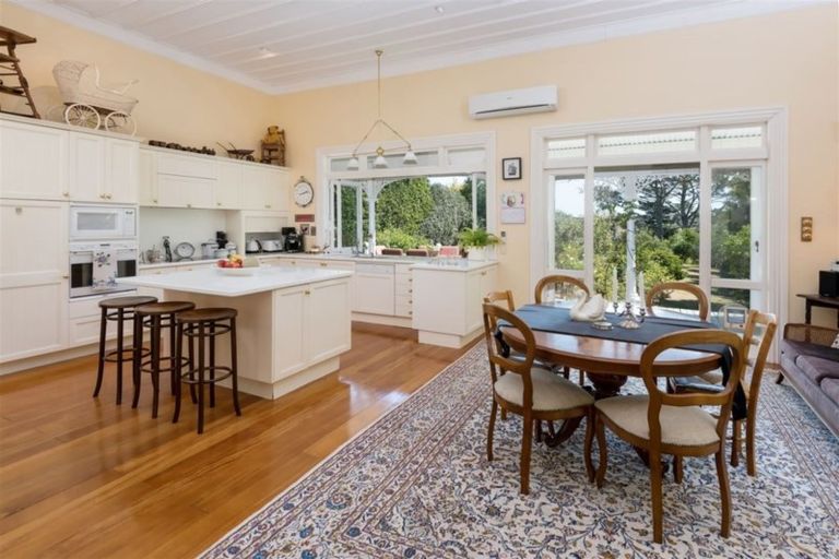 Photo of property in 367 Whitford Road, Whitford, Howick, 2571