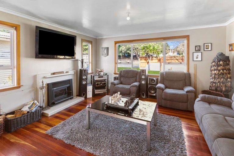 Photo of property in 9 Endeavour Street, Marfell, New Plymouth, 4310