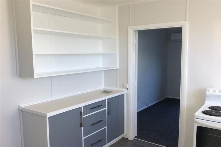 Photo of property in 9a Arawa Place, Castlecliff, Whanganui, 4501