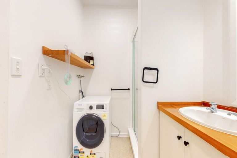 Photo of property in 3a Linwood Way, Island Bay, Wellington, 6023