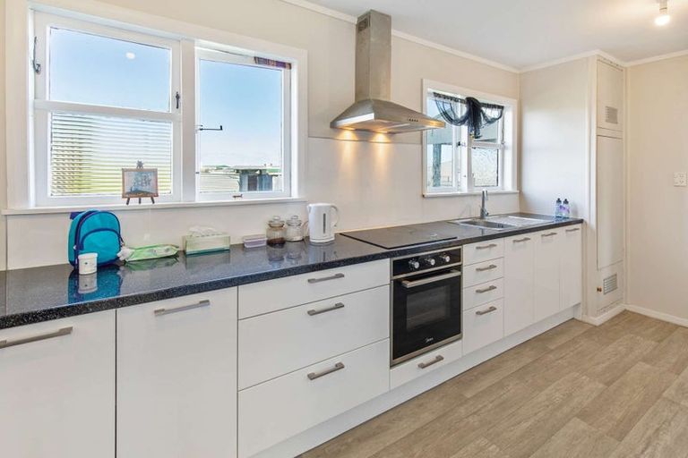 Photo of property in 26-28 Matipo Street, Castlecliff, Whanganui, 4501