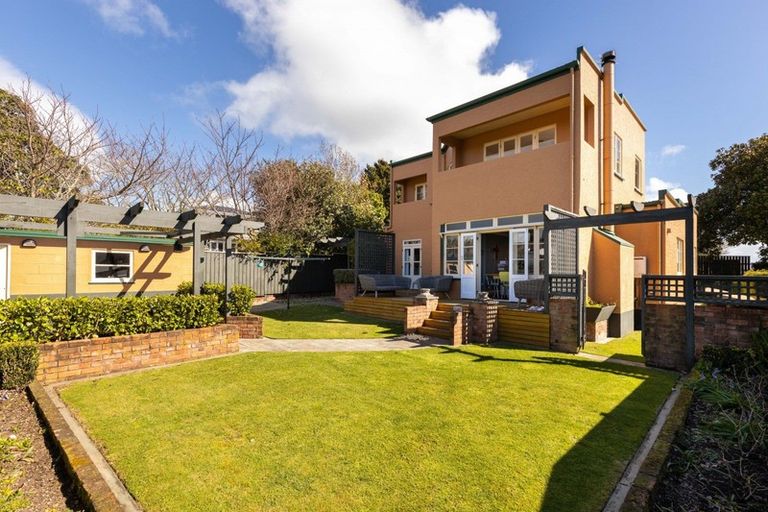 Photo of property in 99 Belt Road, New Plymouth, 4310