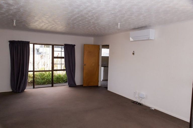 Photo of property in 45c Oxford Street, Tawa, Wellington, 5028