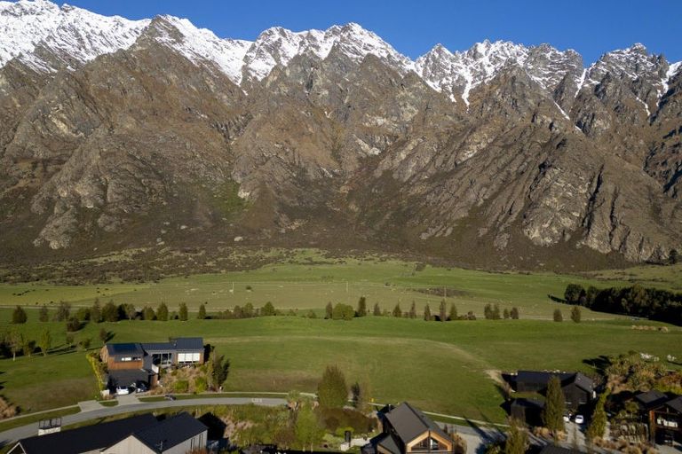 Photo of property in 11 Pendeen Crescent, Jacks Point, Queenstown, 9371