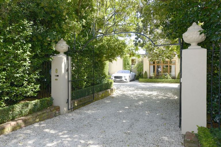 Photo of property in 8 Crichton Terrace, Cashmere, Christchurch, 8022