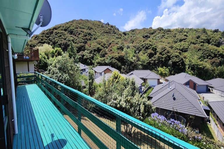 Photo of property in 5 Shackle Lane, Whitby, Porirua, 5024