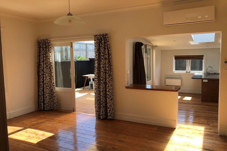 Photo of property in 2/16 Wilmer Street, Christchurch Central, Christchurch, 8011