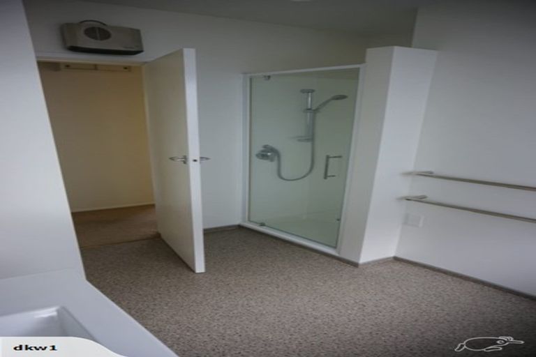 Photo of property in 83 Holly Road, St Albans, Christchurch, 8014