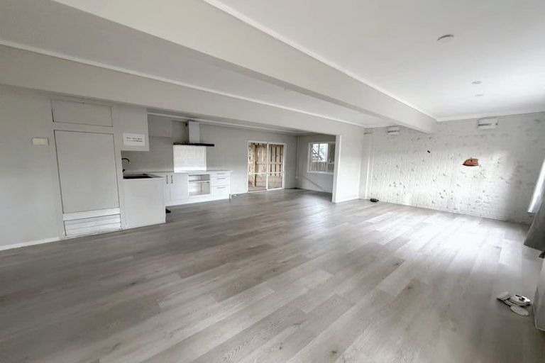 Photo of property in 16 Helena Street, Massey, Auckland, 0614