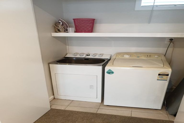 Photo of property in 41 Elliston Crescent, Stanmore Bay, Whangaparaoa, 0932