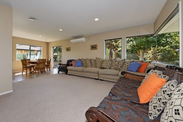 Photo of property in 11 Harbour Lights Close, West Harbour, Auckland, 0618